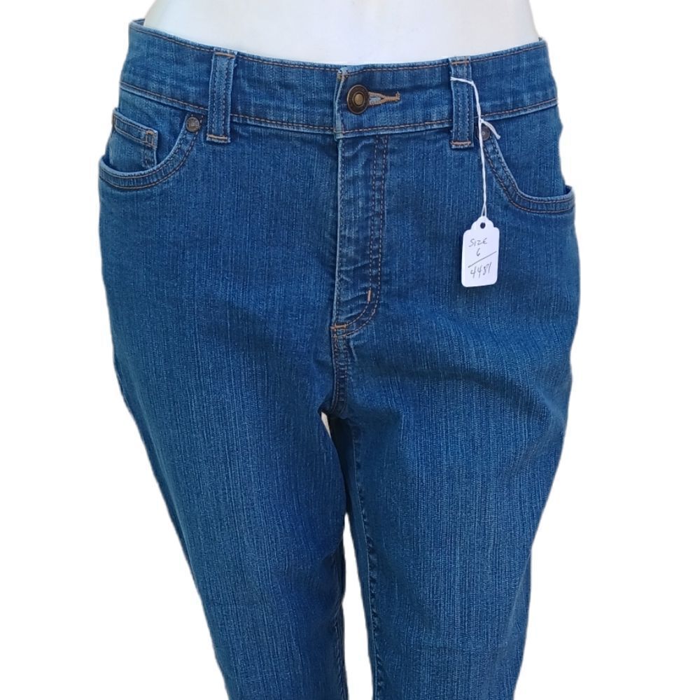 44818....Croft&Barrow Crop Stretch Jeans Size 6, W28" 21"Rise 9 1/2" Inseam